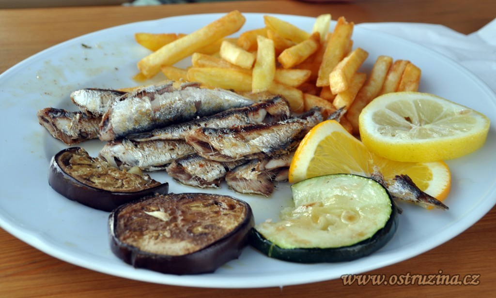 Igrane jídlo sardinky